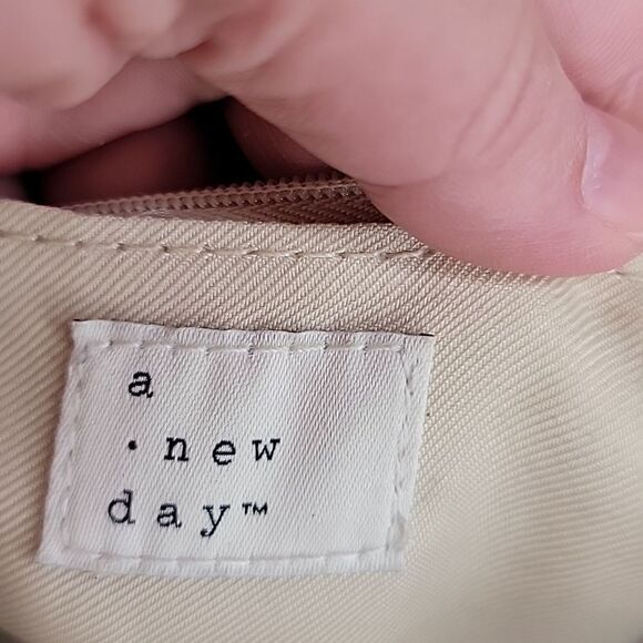 A New Day. Quilted Purse. EUC - Picture 7 of 14